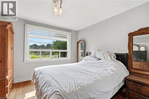 35 Centennial Parkway S, Hamilton, ON - Indoor Photo Showing Bedroom