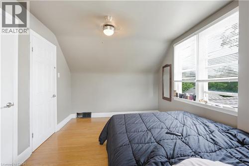 35 Centennial Parkway S, Hamilton, ON - Indoor Photo Showing Bedroom