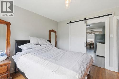 35 Centennial Parkway S, Hamilton, ON - Indoor Photo Showing Bedroom