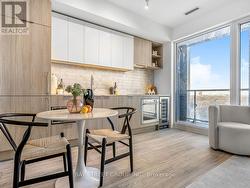 1812 - 2020 BATHURST STREET Toronto, ON M5P 0A6