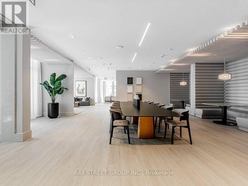 1812 - 2020 Bathurst Street, Toronto, ON - Indoor