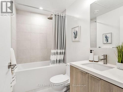 1812 - 2020 Bathurst Street, Toronto, ON - Indoor Photo Showing Bathroom