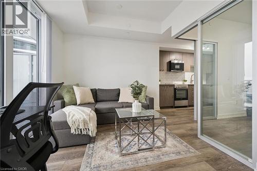 15 Wellington Street S Unit# 903, Kitchener, ON - Indoor Photo Showing Living Room