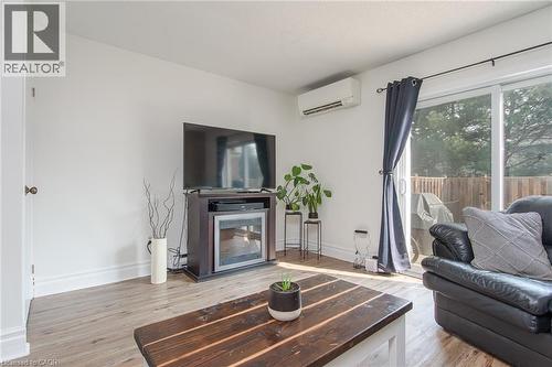 90 Ferman Drive Unit# 5, Guelph, ON - Indoor Photo Showing Living Room