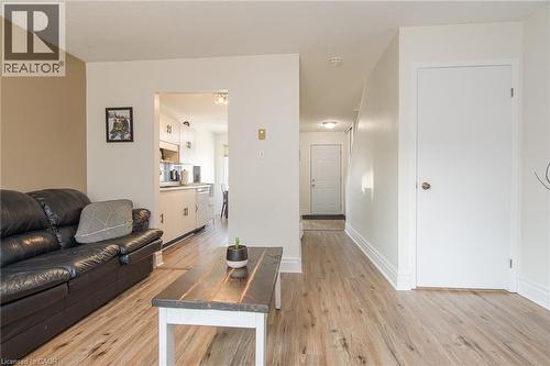 90 Ferman Drive Unit# 5, Guelph, ON - Indoor Photo Showing Living Room