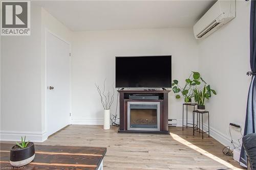 90 Ferman Drive Unit# 5, Guelph, ON - Indoor With Fireplace