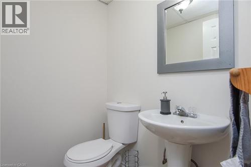 90 Ferman Drive Unit# 5, Guelph, ON - Indoor Photo Showing Bathroom