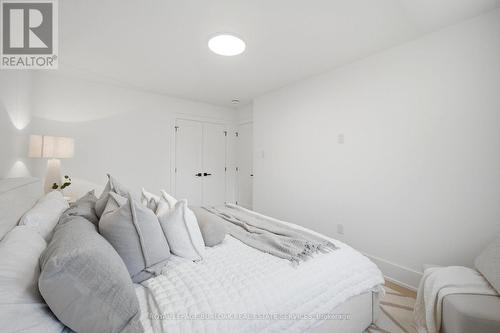 1379 Christina Court, Burlington, ON - Indoor Photo Showing Bedroom