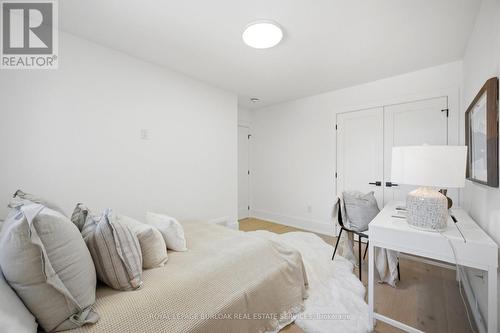 1379 Christina Court, Burlington, ON - Indoor Photo Showing Bedroom
