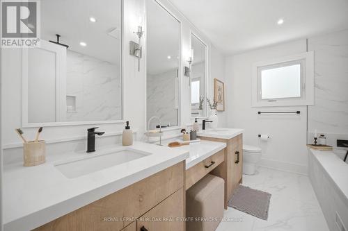 1379 Christina Court, Burlington, ON - Indoor Photo Showing Bathroom