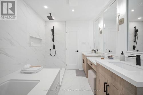 1379 Christina Court, Burlington, ON - Indoor Photo Showing Bathroom