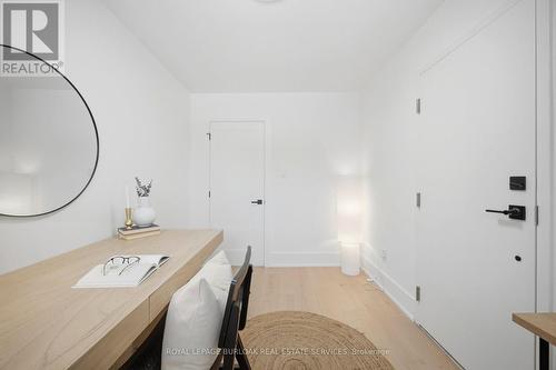 1379 Christina Court, Burlington, ON - Indoor