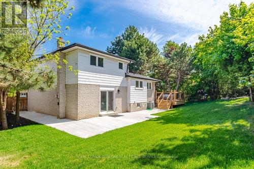 1379 Christina Court, Burlington, ON - Outdoor