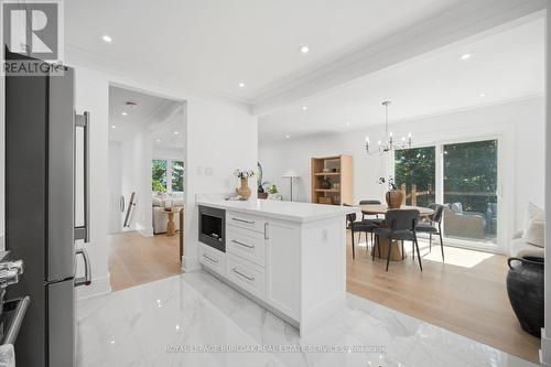 1379 Christina Court, Burlington, ON - Indoor