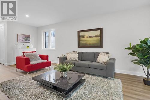 42 Lucas Road, St. Thomas, ON - Indoor Photo Showing Living Room