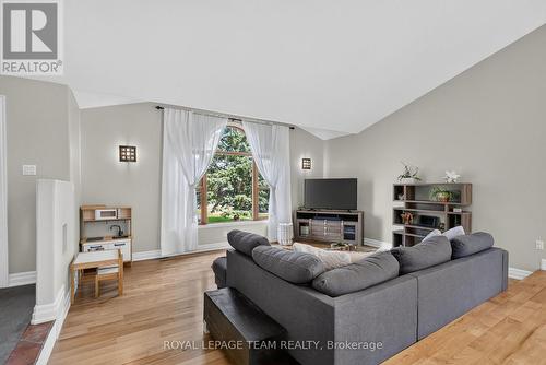 1550 Stanleyfield Crescent, Ottawa, ON - Indoor Photo Showing Living Room With Fireplace