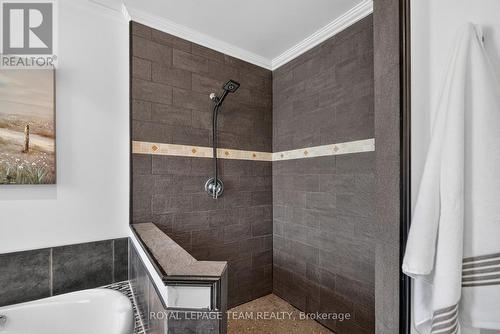 1550 Stanleyfield Crescent, Ottawa, ON - Indoor Photo Showing Bathroom