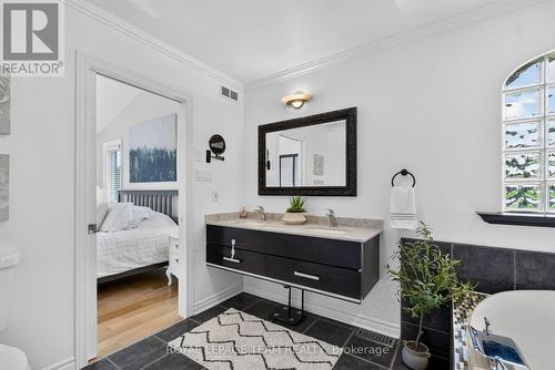 1550 Stanleyfield Crescent, Ottawa, ON - Indoor Photo Showing Bathroom
