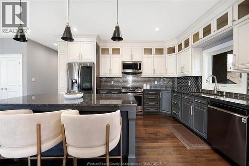 365 County Rd 2, Belle River, ON - Indoor Photo Showing Kitchen With Upgraded Kitchen