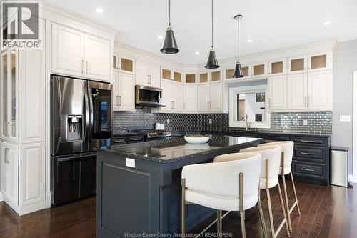 365 County Rd 2, Belle River, ON - Indoor Photo Showing Kitchen With Upgraded Kitchen
