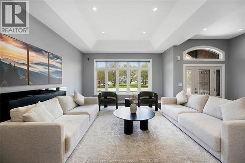 365 County Rd 2, Belle River, ON - Indoor Photo Showing Living Room