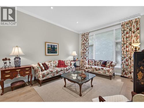 3901 Gallaghers Circle, Kelowna, BC - Indoor Photo Showing Living Room