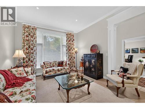 3901 Gallaghers Circle, Kelowna, BC - Indoor Photo Showing Living Room