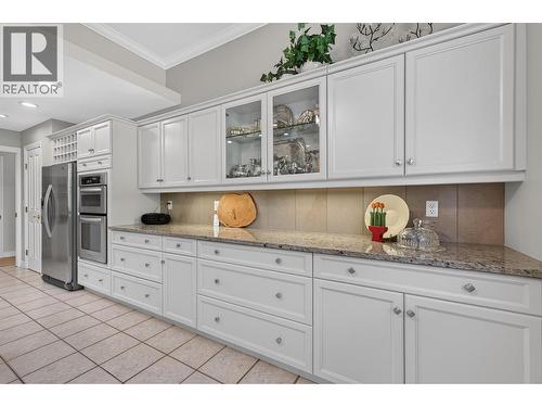 3901 Gallaghers Circle, Kelowna, BC - Indoor Photo Showing Kitchen