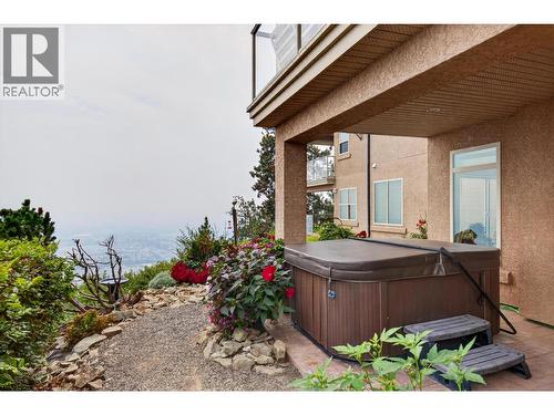 2213 Waddington Court Unit# 3, Kelowna, BC - Outdoor