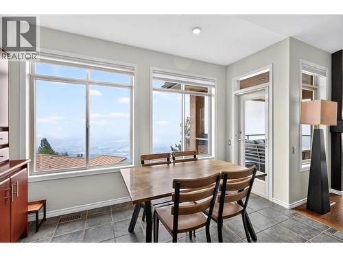 2213 Waddington Court Unit# 3, Kelowna, BC - Indoor Photo Showing Dining Room