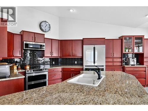 2213 Waddington Court Unit# 3, Kelowna, BC - Indoor Photo Showing Kitchen With Stainless Steel Kitchen With Double Sink