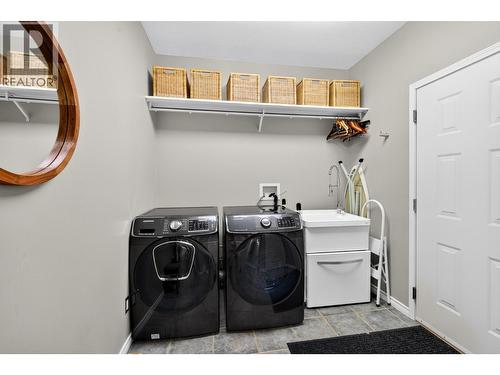 2213 Waddington Court Unit# 3, Kelowna, BC - Indoor Photo Showing Laundry Room