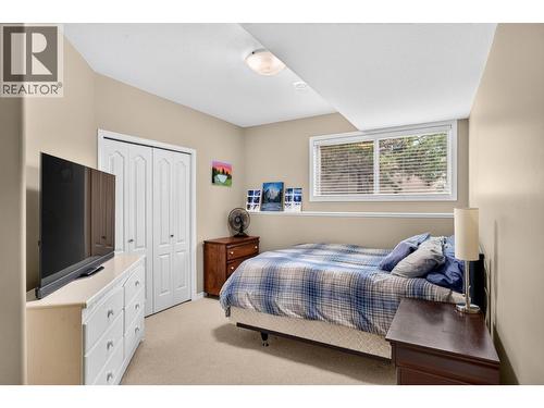 2213 Waddington Court Unit# 3, Kelowna, BC - Indoor Photo Showing Bedroom