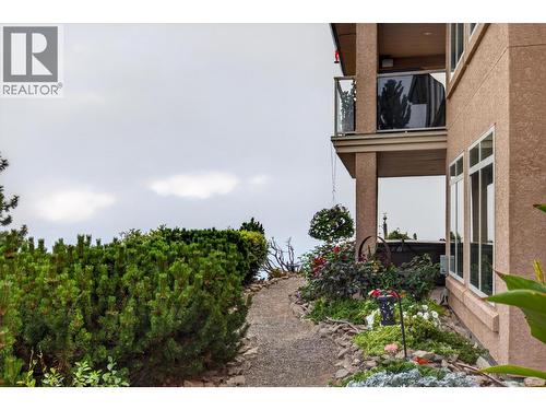 2213 Waddington Court Unit# 3, Kelowna, BC - Outdoor