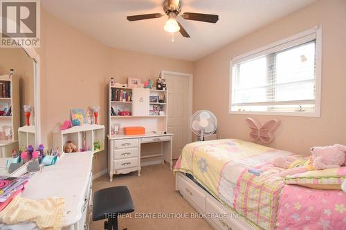 509 Southridge Drive, Hamilton, ON - Indoor Photo Showing Bedroom