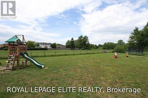 8025 COLE COURT , Niagara Falls, Ontario L2G 0H8 5