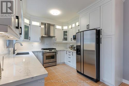 9 Peridot Road, Brampton, ON - Indoor Photo Showing Kitchen With Stainless Steel Kitchen With Double Sink With Upgraded Kitchen
