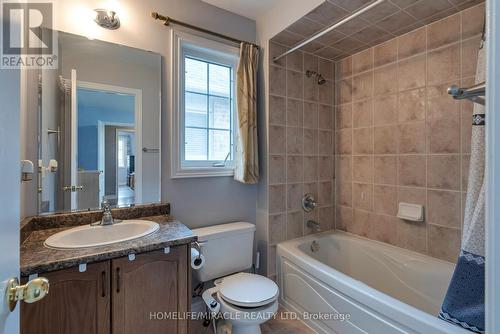 9 Peridot Road, Brampton, ON - Indoor Photo Showing Bathroom