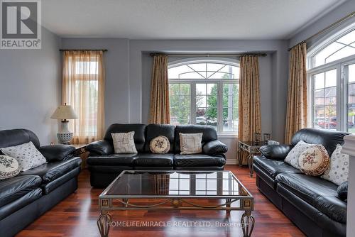 9 Peridot Road, Brampton, ON - Indoor Photo Showing Living Room