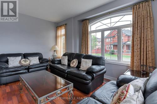 9 Peridot Road, Brampton, ON - Indoor Photo Showing Living Room