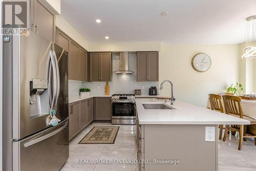 67 Malcolm Crescent, Haldimand, ON - Indoor Photo Showing Kitchen