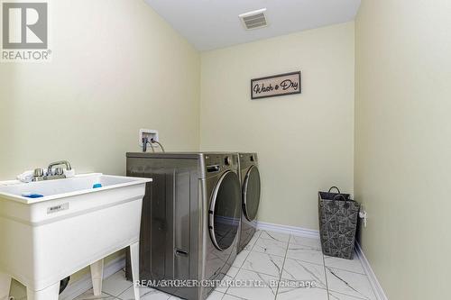 67 Malcolm Crescent, Haldimand, ON - Indoor Photo Showing Laundry Room
