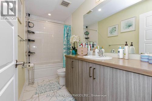 67 Malcolm Crescent, Haldimand, ON - Indoor Photo Showing Bathroom