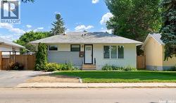 826 W AVENUE N  Saskatoon, SK S7L 3H4