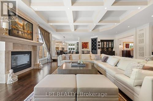 431 Lockmaster Crescent, Ottawa, ON - Indoor Photo Showing Living Room With Fireplace