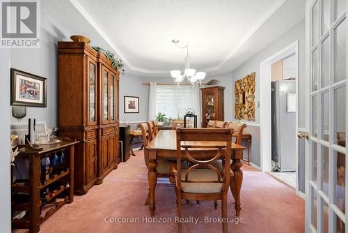 131 Huntingwood Avenue, Hamilton (Dundas), ON - Indoor Photo Showing Dining Room