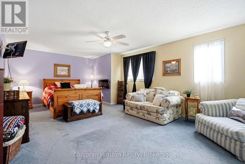 131 Huntingwood Avenue, Hamilton (Dundas), ON - Indoor