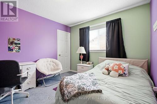 131 Huntingwood Avenue, Hamilton (Dundas), ON - Indoor Photo Showing Bedroom