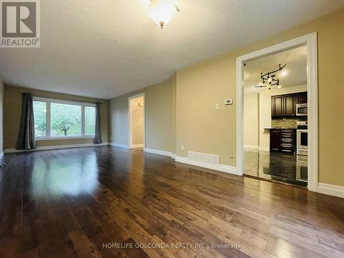 UPPER LEVEL - 909 FERNDALE CRESCENT , Newmarket, Ontario L3Y 6B6 3