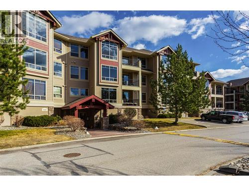2760 Auburn Road Unit# 212, West Kelowna, BC - Outdoor With Balcony With Facade